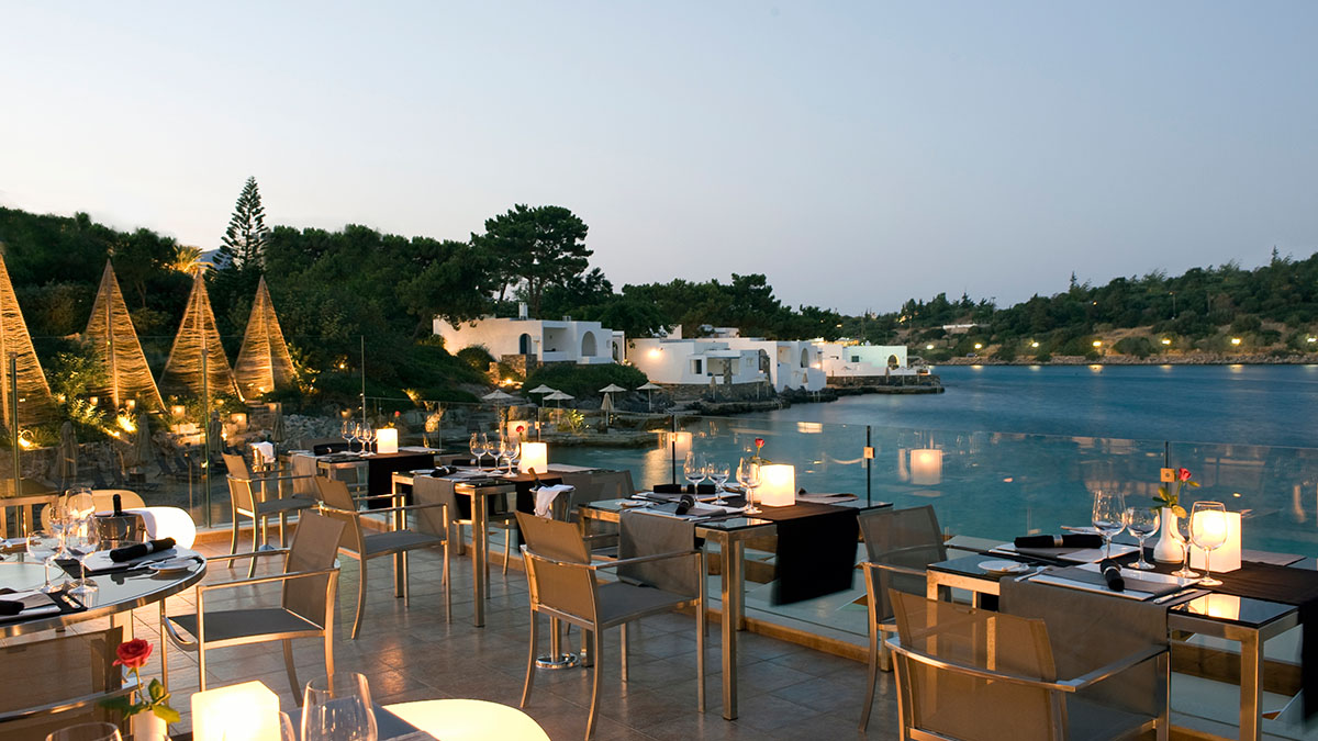 Minos Beach Art Hotel